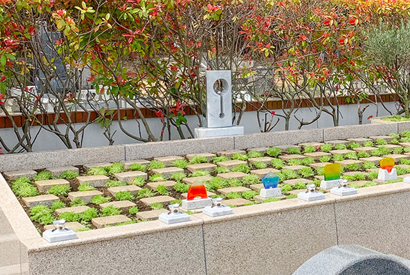 樹木葬 「聖（ひじり）」 永区（とこしえ）　光り墓（小）